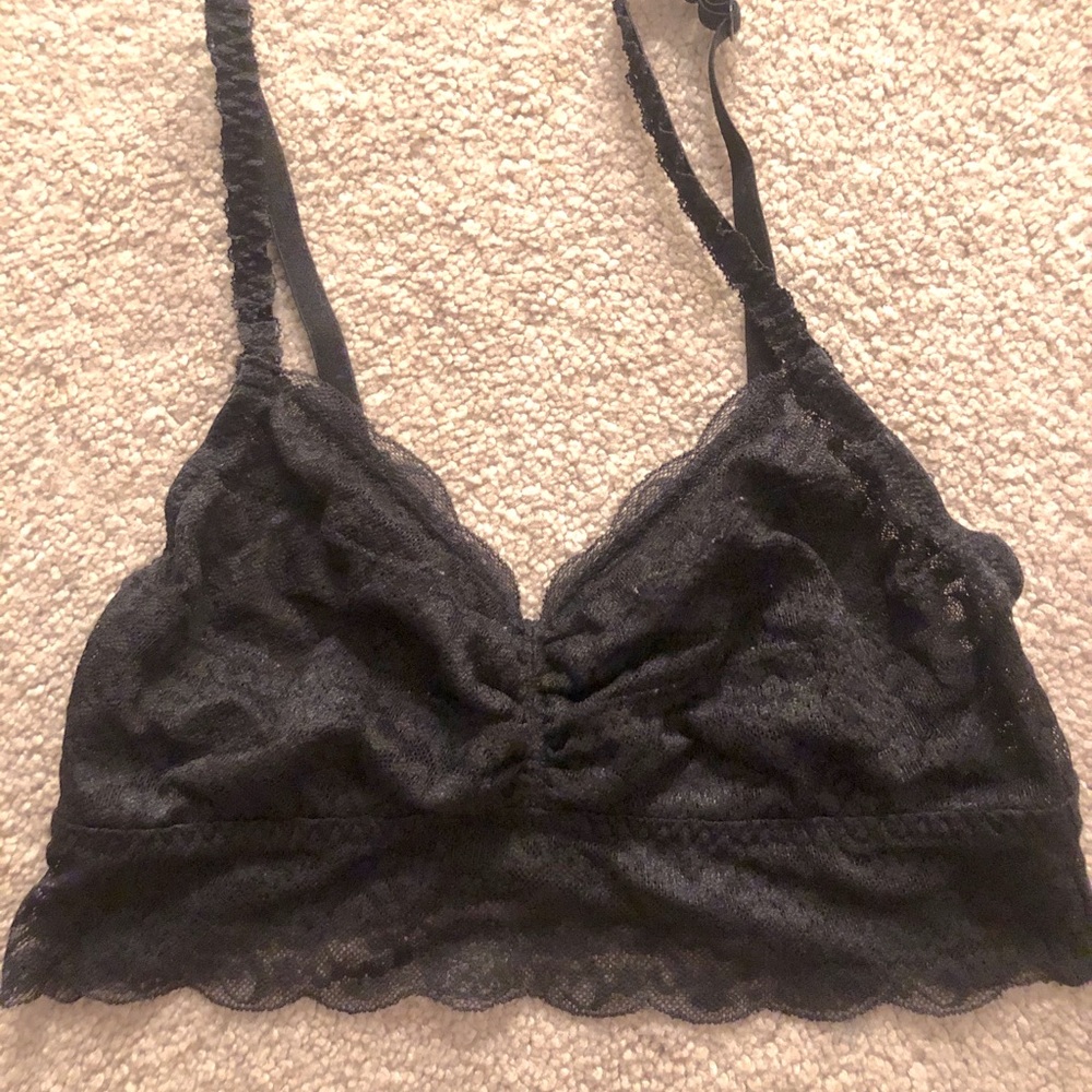 3/$20 • VS PINK SHEER BRALETTE